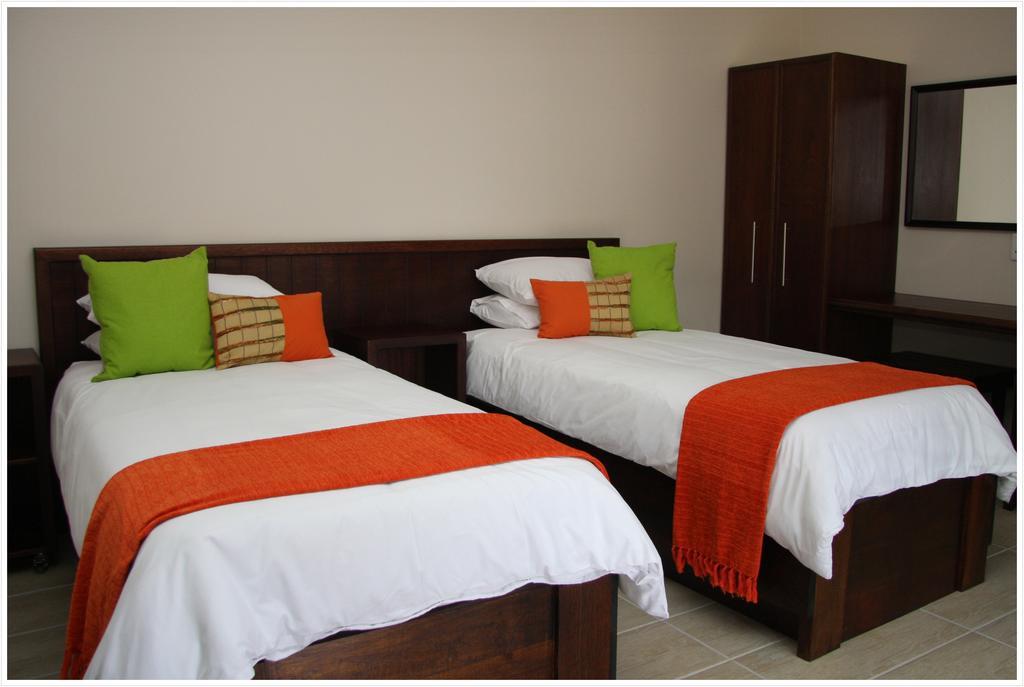 Be At Home Guesthouse Klerksdorp Pokój zdjęcie